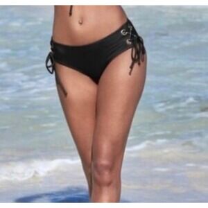 Venus Grommet Mid-Rise Bikini Bottom Black Beauty Size 6 $80 Retail